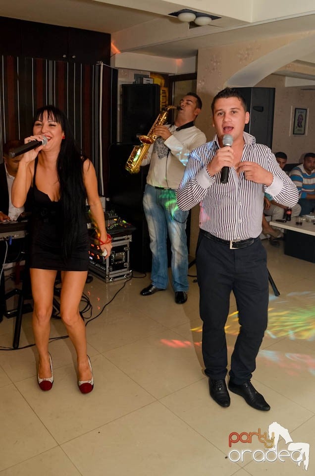 Distracţie în L'amore Caffe Club,