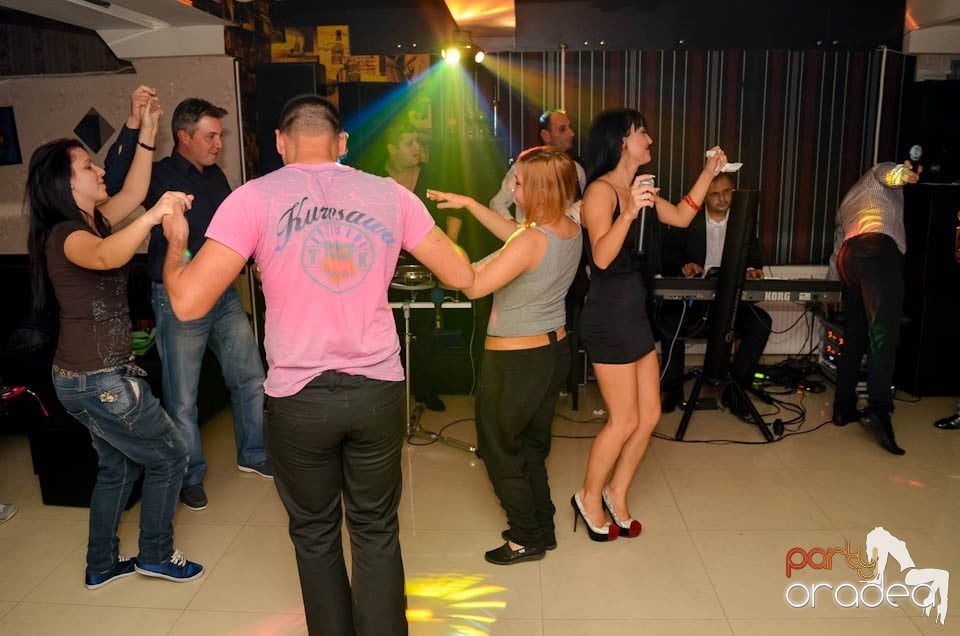 Distracţie în L'amore Caffe Club,