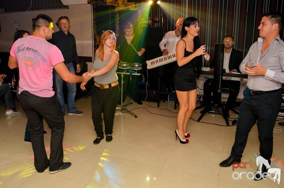 Distracţie în L'amore Caffe Club,