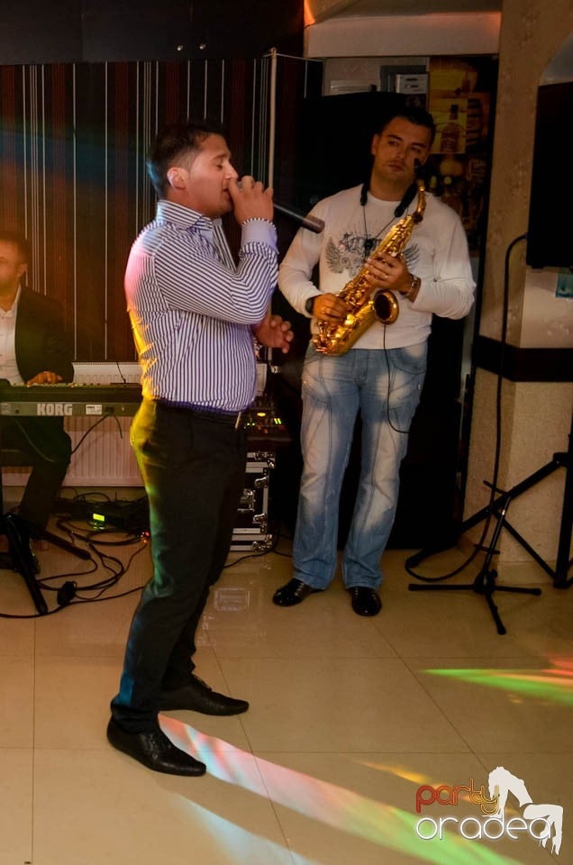 Distracţie în L'amore Caffe Club,