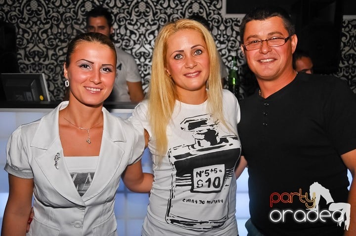 Distracţie în Life Club, 