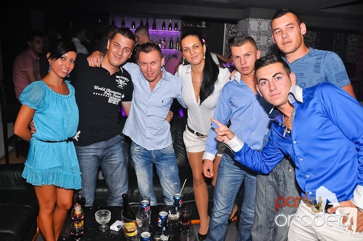 Distracţie în Life Club, 