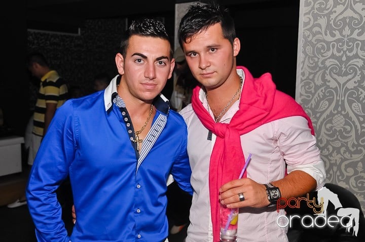 Distracţie în Life Club, 