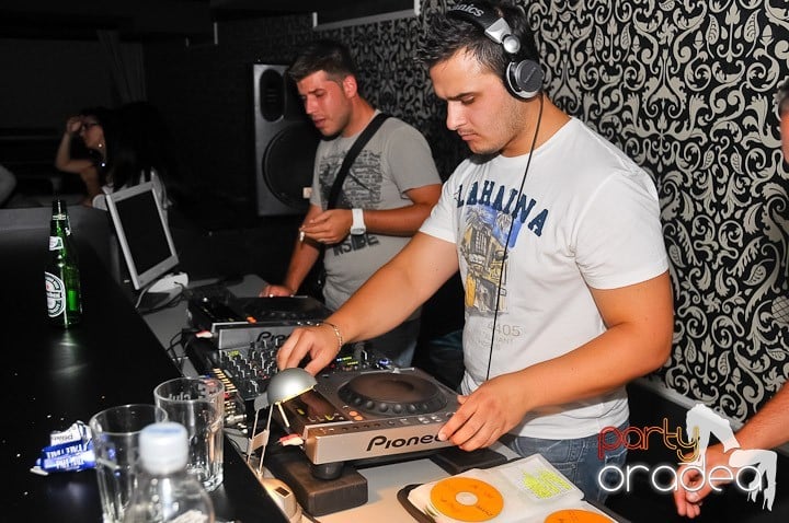 Distracţie în Life Club, 