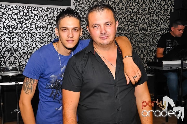 Distracţie în Life Club, 