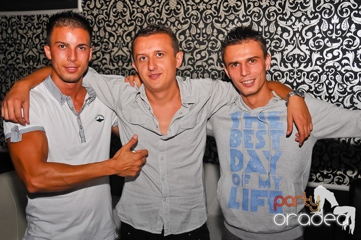 Distracţie în Life Club, 