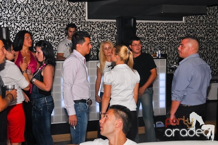 Distracţie în Life Club, 