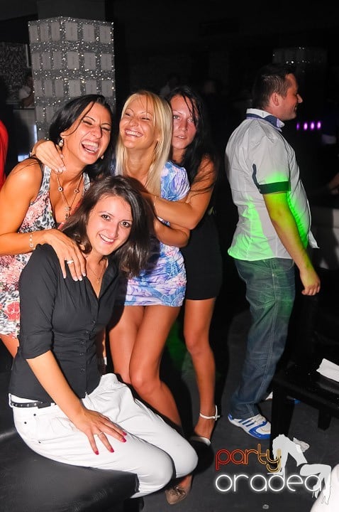 Distracţie în Life Club, 