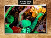 Distracţie în Lord's Pub