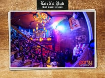 Distracţie în Lord's Pub