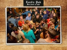 Distracţie în Lord's Pub