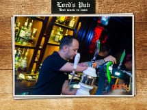 Distracție în Lord's Pub