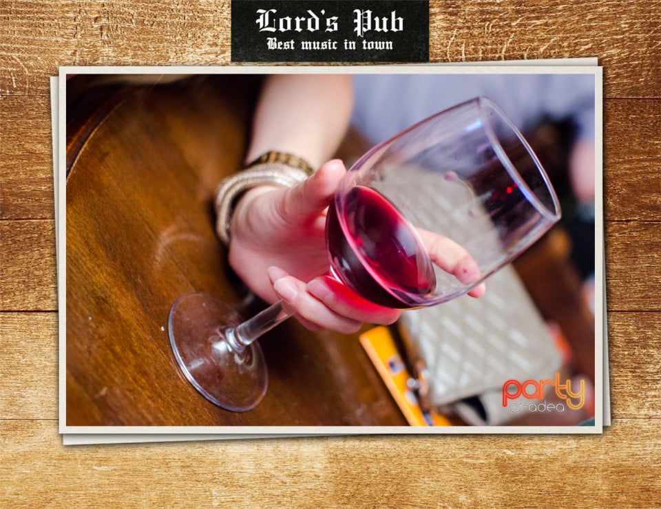 Distracție în Lord's Pub, Lord's Pub
