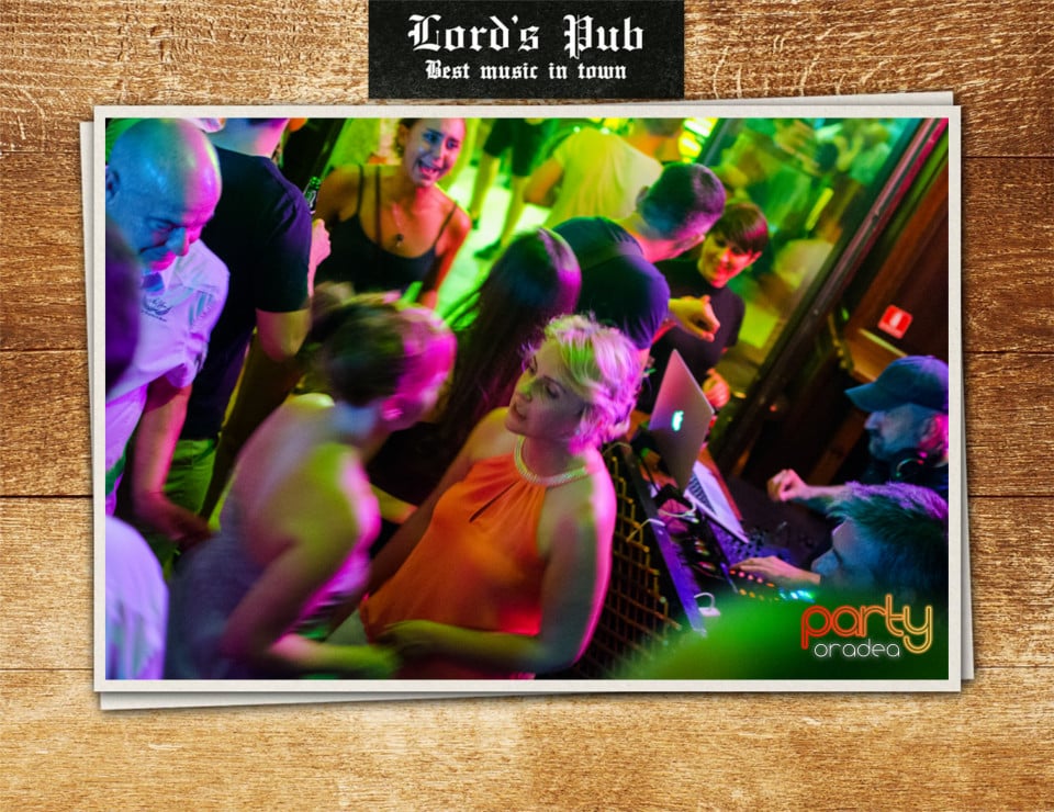 Distracție în Lord's Pub, Lord's Pub