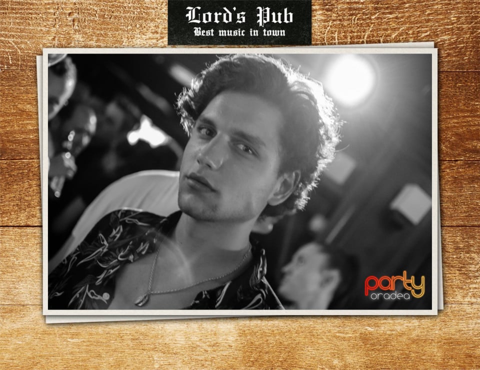 Distracție în Lord's Pub, Lord's Pub