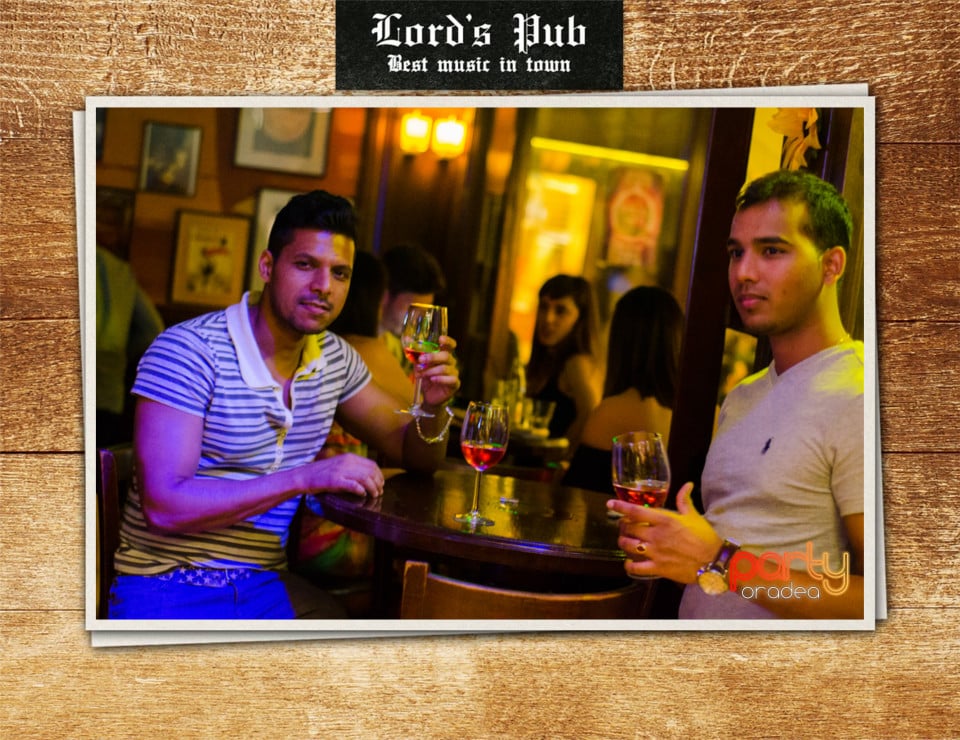 Distracție în Lord's Pub, Lord's Pub