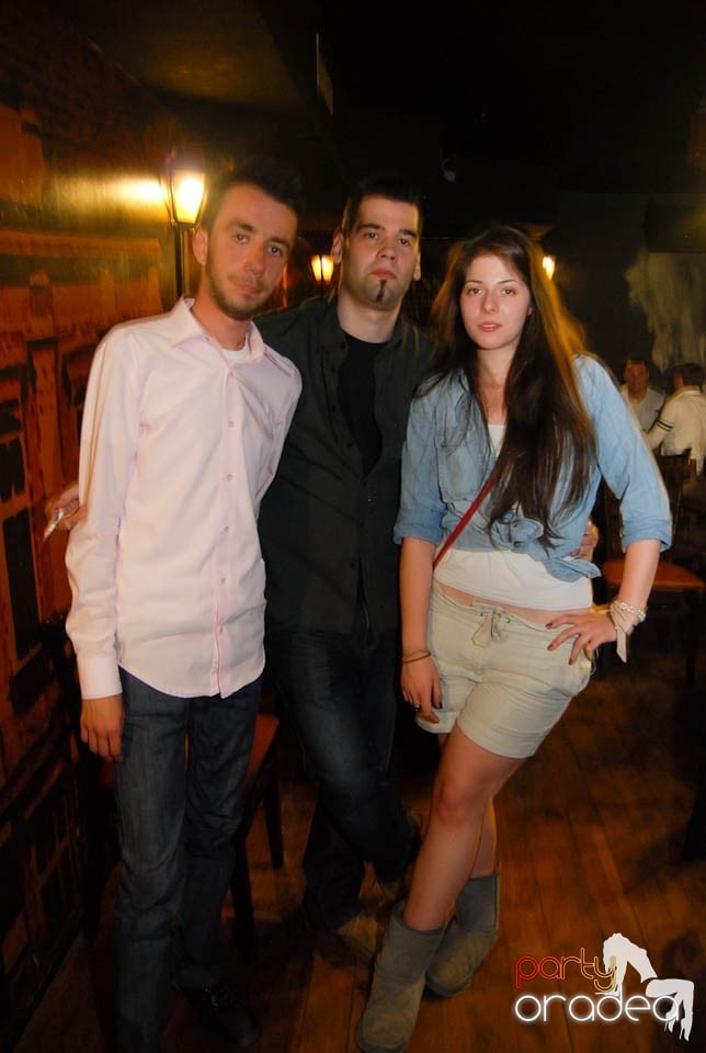 Distracţie în Lord's Pub, Lord's Pub
