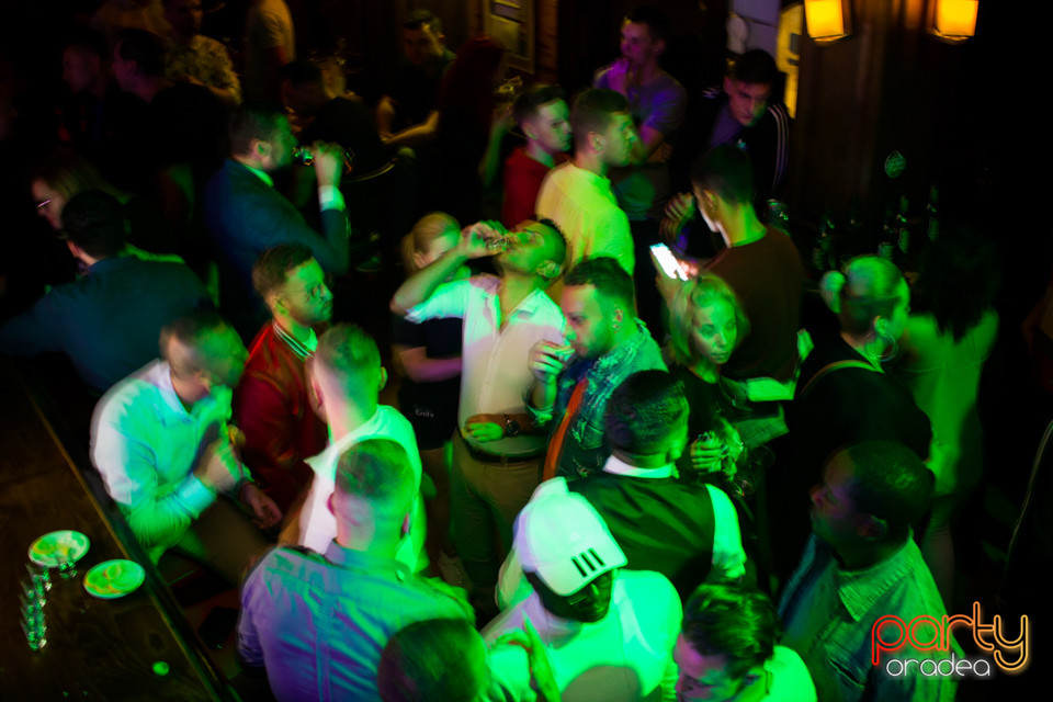 Distracție în Lord's Pub, Lord's Pub
