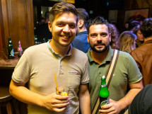 Distracţie în Lord's Pub