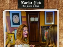 Distracţie în Lord's Pub