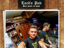 Distracţie în Lord's Pub