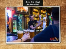 Distracție în Lord's Pub