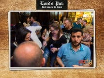 Distracție în Lord's Pub