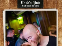 Distracție în Lord's Pub