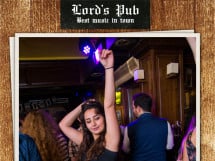 Distracție în Lord's Pub