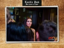 Distracție în Lord's Pub