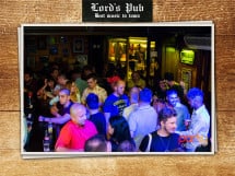 Distracție în Lord's Pub