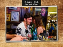 Distracție în Lord's Pub