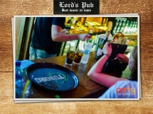 Distracție în Lord's Pub