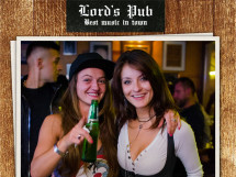 Distracţie în Lord's Pub