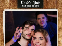 Distracţie în Lord's Pub