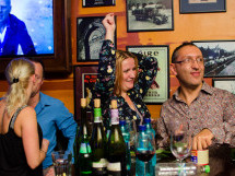 Distracţie în Lord's Pub