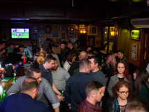 Distracţie în Lord's Pub