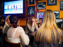 Distracție în Lord's Pub