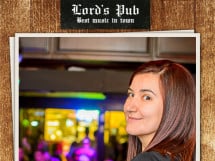 Distracţie în Lord's Pub