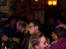 Distracție în Lord's Pub