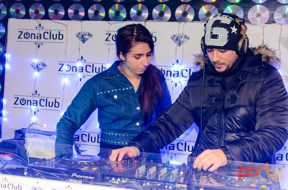 Distracţie în Zona Club,