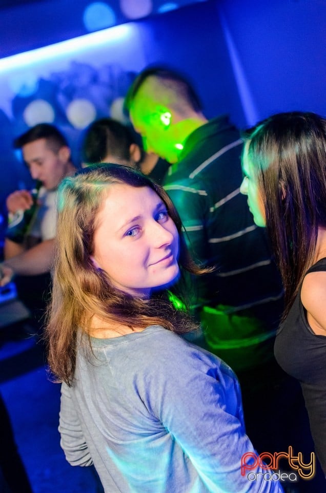 Distracţie în Zona Club,
