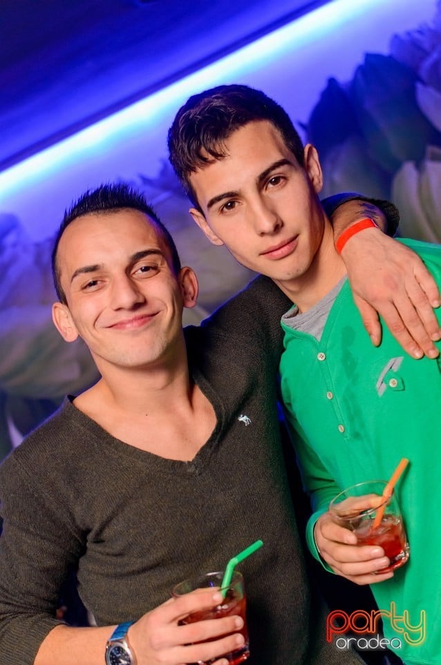 Distracţie în Zona Club,