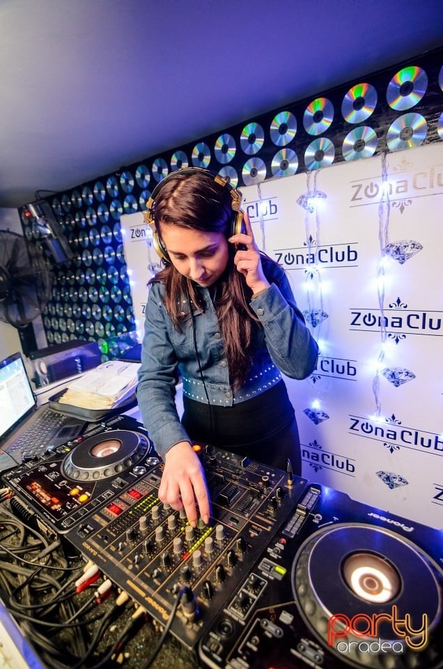 Distracţie în Zona Club,