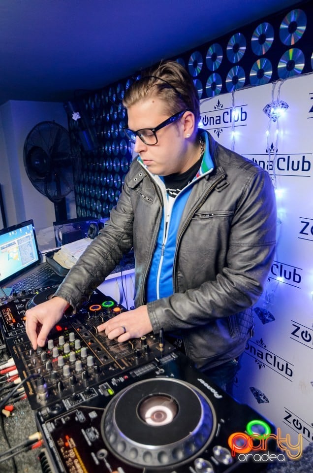 Distracţie în Zona Club,