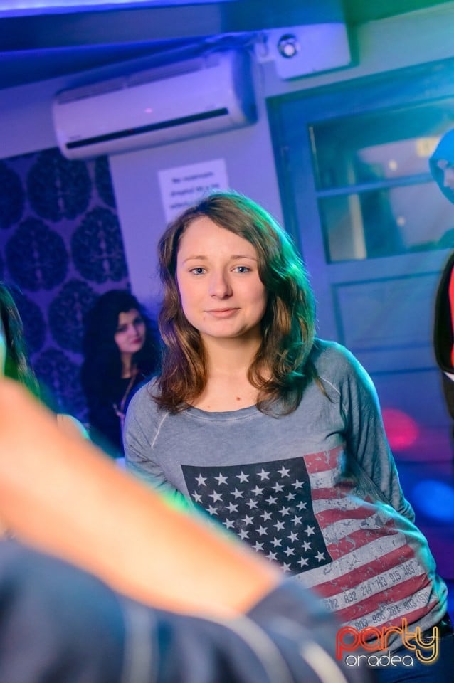 Distracţie în Zona Club,