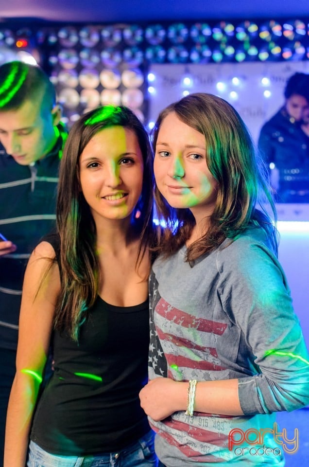 Distracţie în Zona Club,