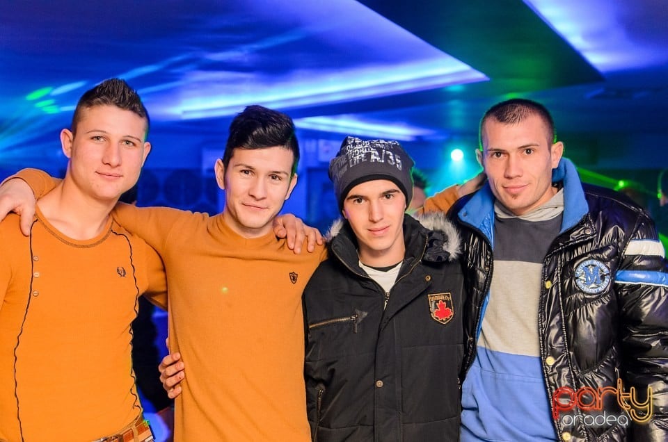 Distracţie în Zona Club,