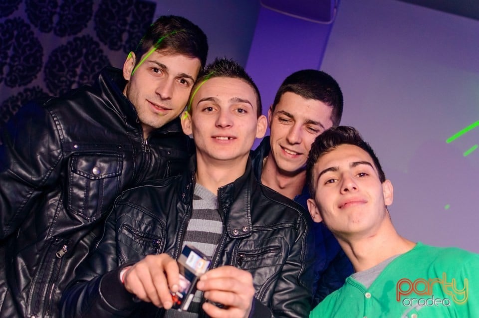 Distracţie în Zona Club,