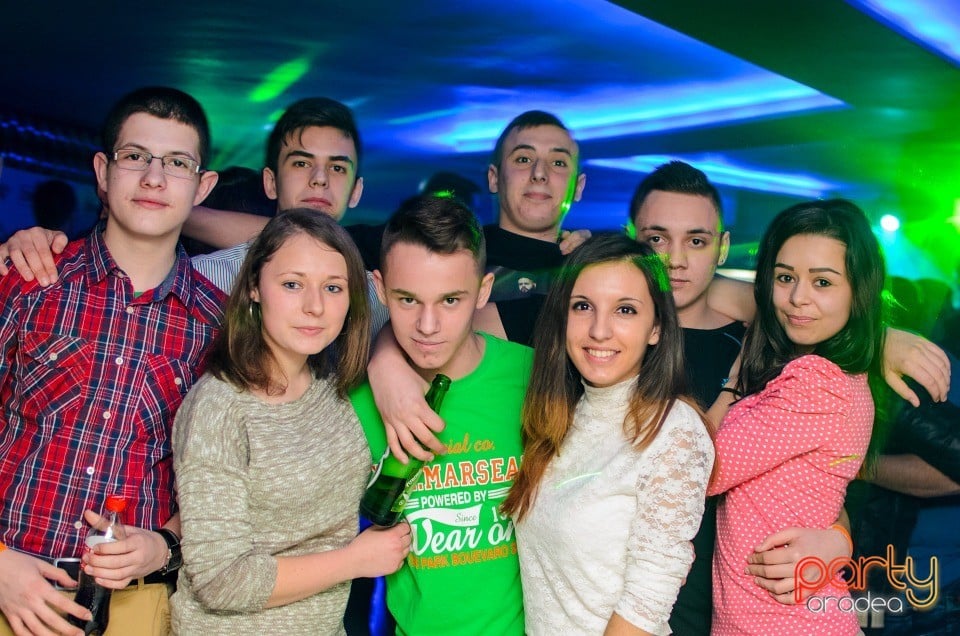 Distracţie în Zona Club,
